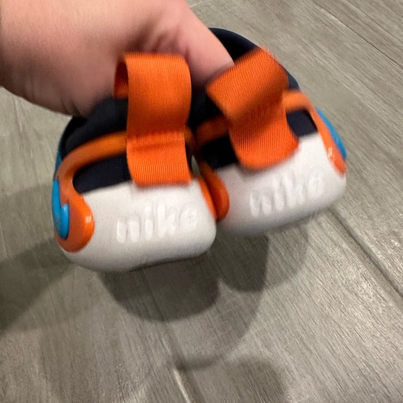 Nike Nike Kids Vibrant Blue and Orange Sneakers- Size 11c - Picture 3 of 6